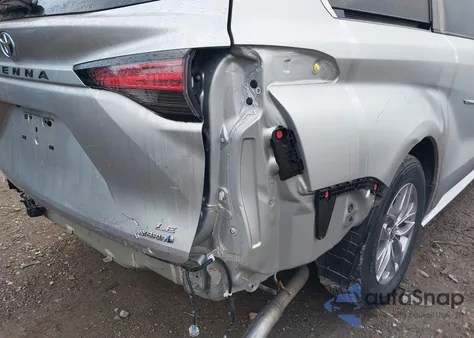 2022 Toyota Sienna Le z USA, uszkodzony, nr VIN 5TDKSKFC0NS049431